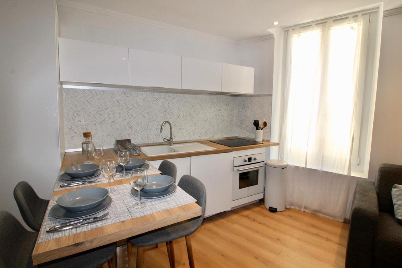 Lovely Apartment Heart Of Golden Square Fiber Wifi Nice Luaran gambar