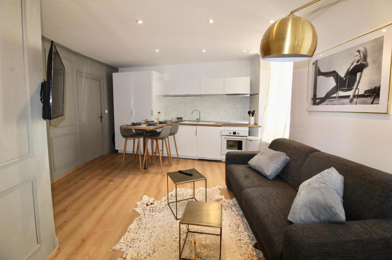 Lovely Apartment Heart Of Golden Square Fiber Wifi Nice Luaran gambar