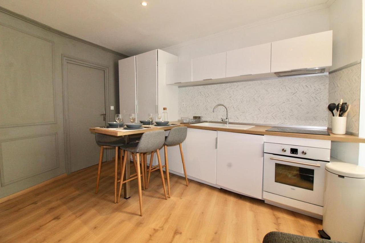 Lovely Apartment Heart Of Golden Square Fiber Wifi Nice Luaran gambar